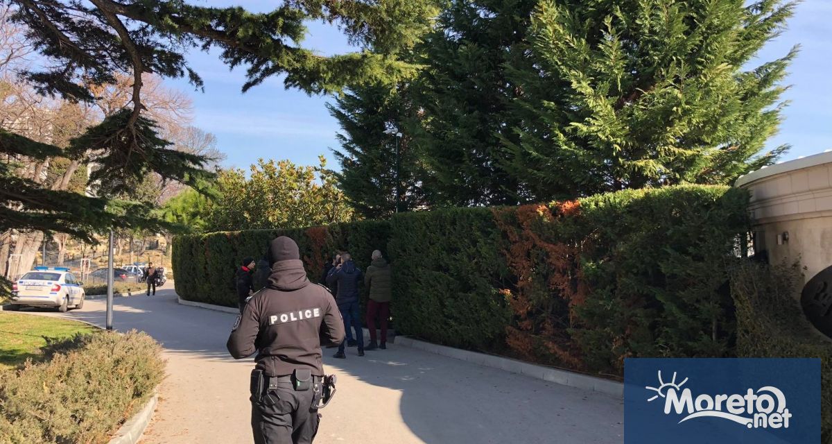 Започна претърсване на къщата на Велико Желев в курорта Св