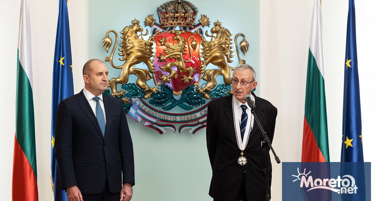 Президентът Румен Радев удостои с висши държавни награди шестима бележити