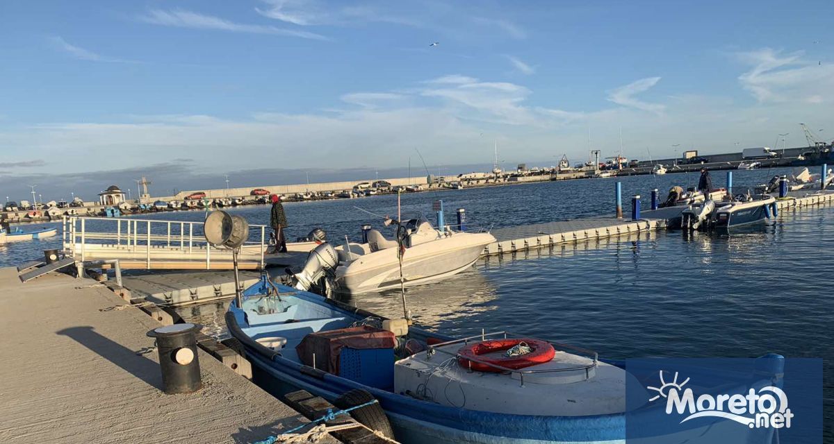 Рибари се събраха на протестна демонстрация в Поморие с искане