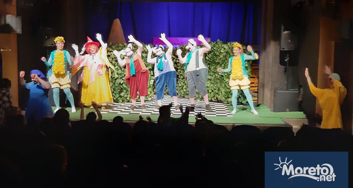 Две представления са включени в програмата на Държавния куклен театър