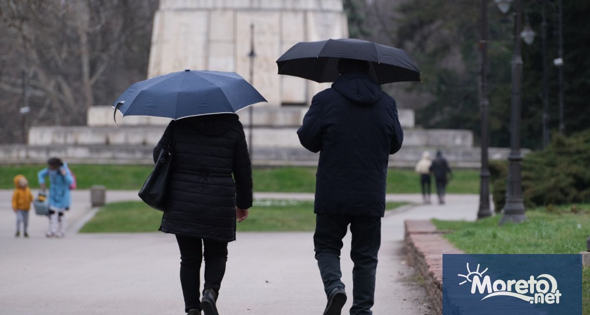 В петък над Черноморието ще е облачно и дъждовно Ще