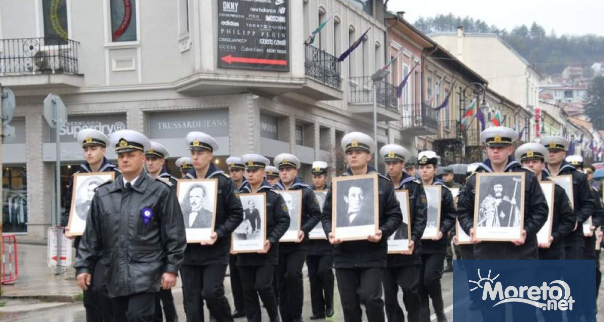 25 курсанти от ВВМУ „Н. Й. Вапцаров“ участваха в честванията