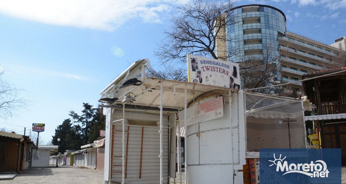 300 незаконни и грозни бараки в Златни пясъци ще посрещнат