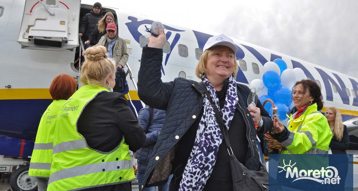 Месец преди началото на новия сезон днес на летище Бургас