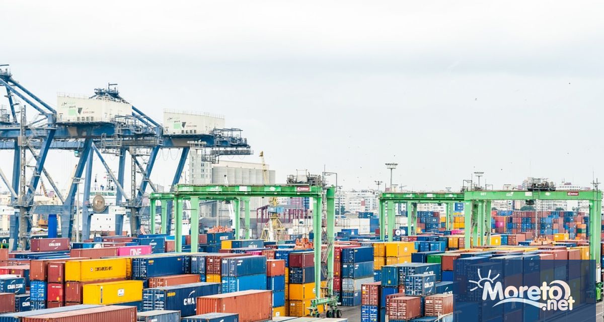 Глобалното производство на транспортни контейнери е спаднало драстично, тъй като
