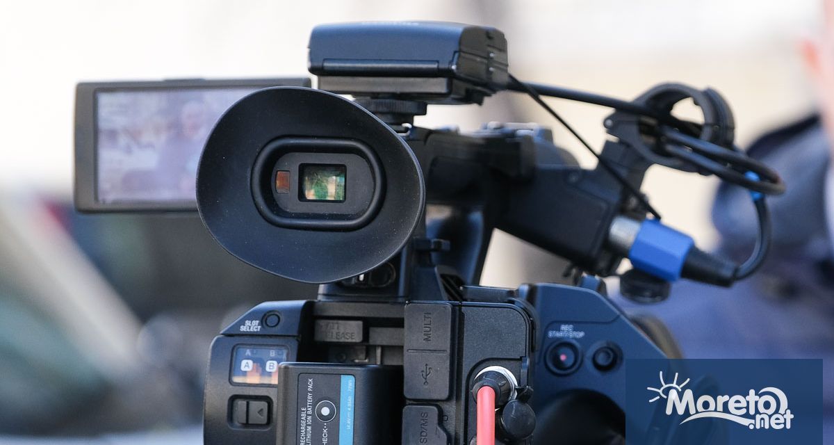 Председателят на ПГ на ДПС Делян Пеевски подава сигнал до