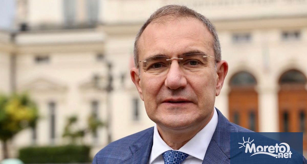 Със 102 гласа За 13 Против и 7 Въздържал се