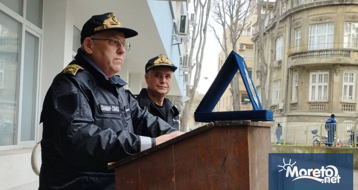 Изпращането на заплашително имейли за взривни устройства или други злонамерени