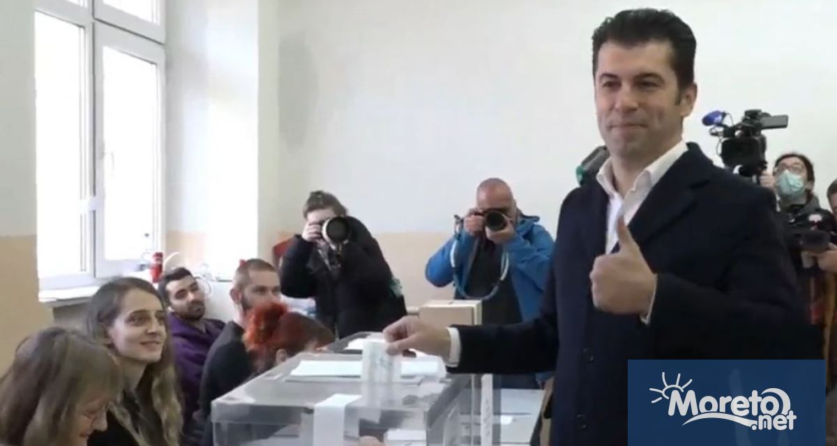 Съпредседателят на Продължаваме промяната от коалицията ПП ДБ Кирил Петков упражни