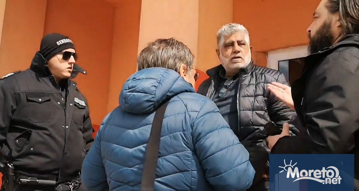 Журналистът Миролюба Бенатова разказва във Facebook ден след изборите на