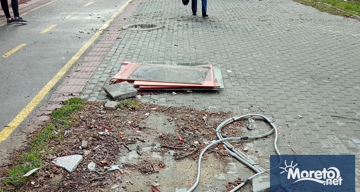 Премахването на павилионите на Лафка във Варна тече от седмици