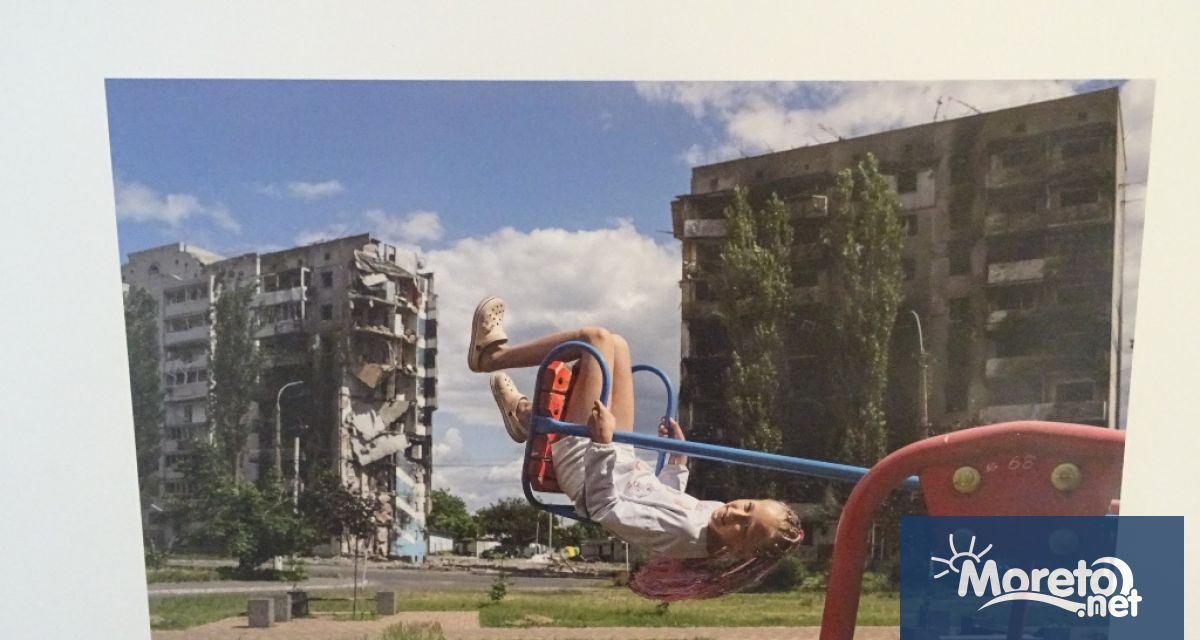 Регионална библиотека Пенчо Славейков изложбено фоайе 1 – 10 май