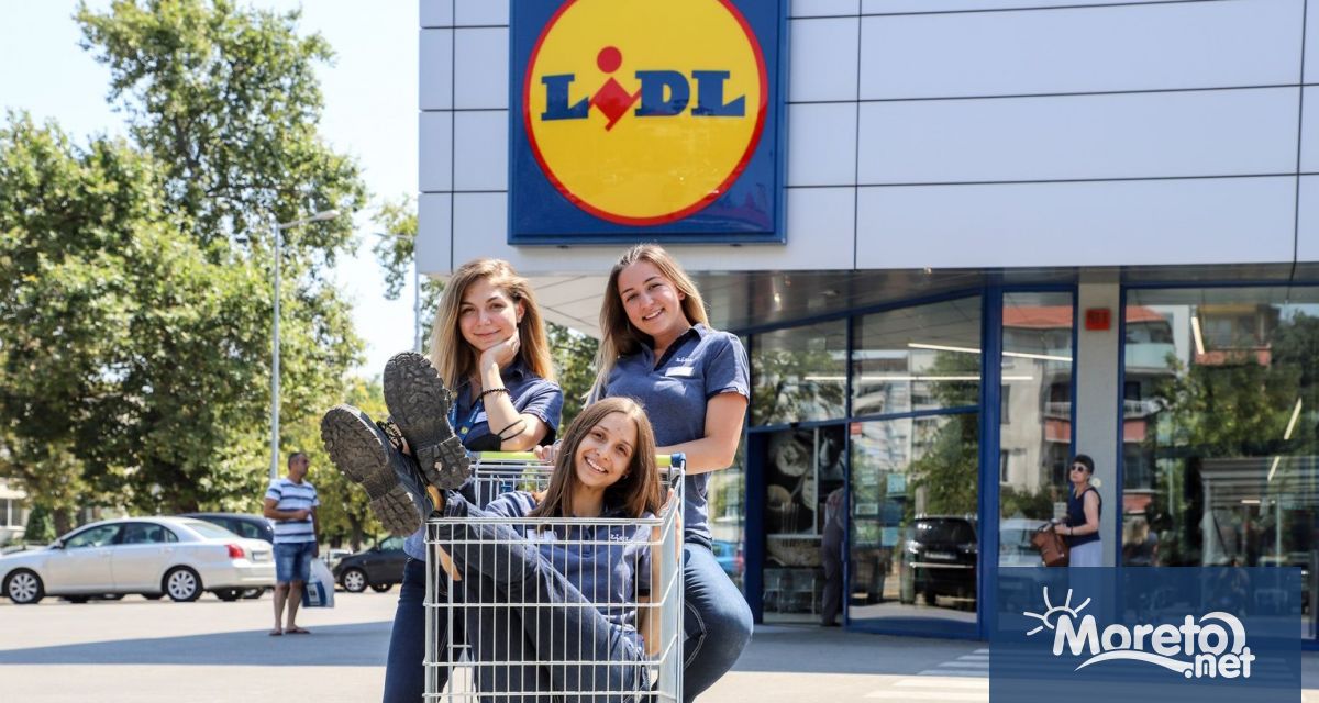 22 май е крайният срок до който учениците в 11