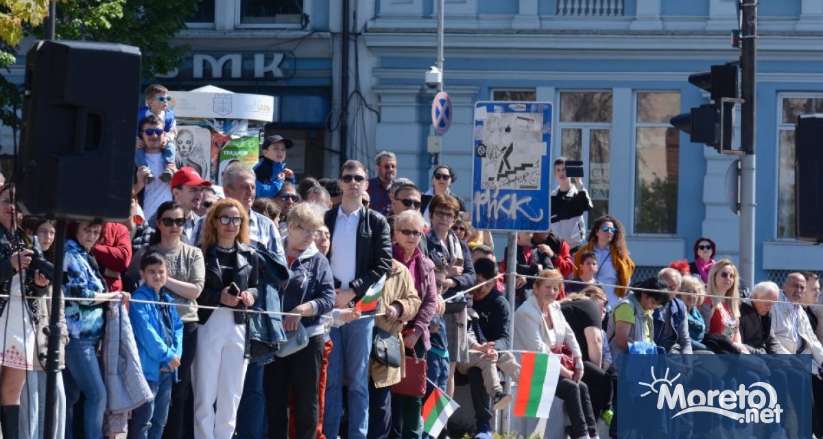 Много варненци се включиха в честването на 6 ти май –