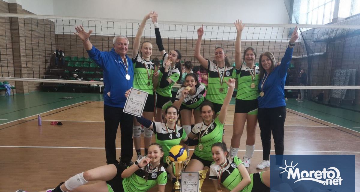 Отборът на Първа езикова гимназия-Варна девойки 11-12 клас завоюваха първото