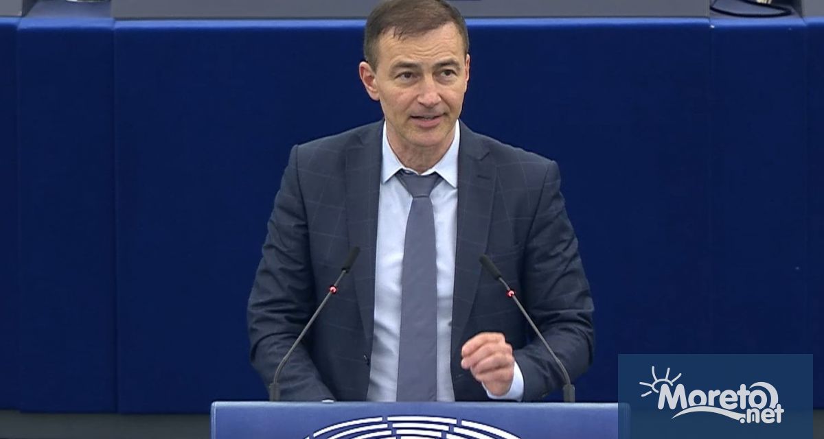 В групата която е пътувала към българското военно гробище край