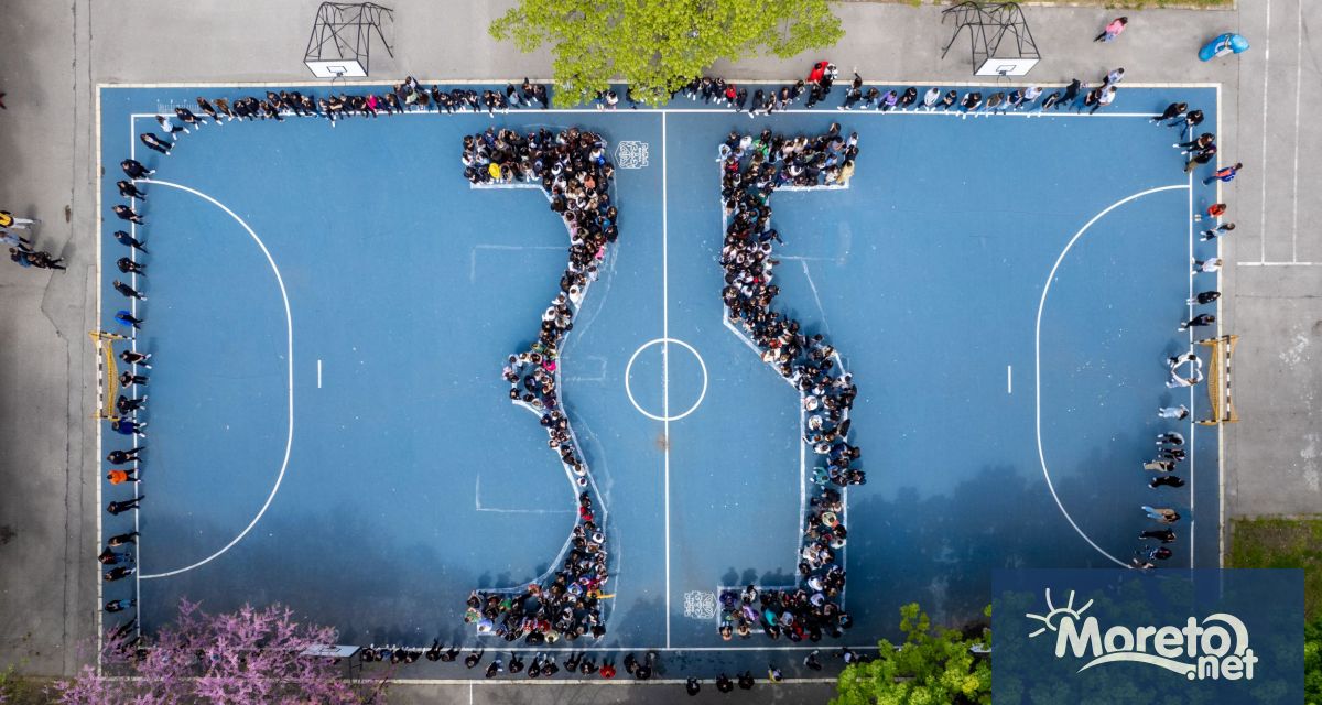 Тази година Средно училище за хуманитарни науки и изкуства Константин