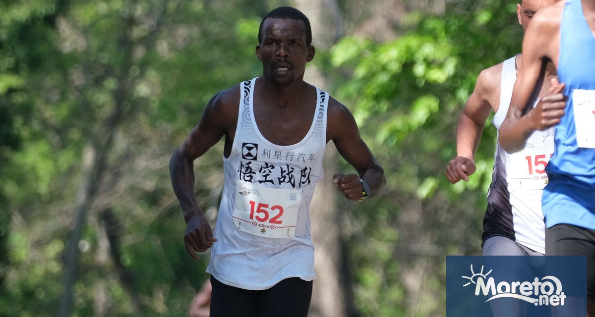 С време 2 20 49 Лабан Черуйот от Кения спечели класическата дистанция