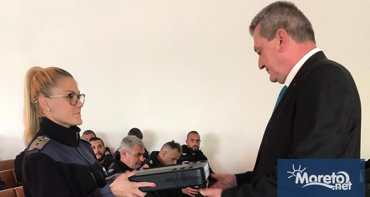 На официална церемония вчера във Варна заместник–министърът на вътрешните работи