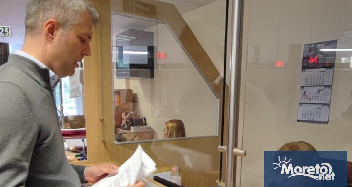 Бившият областен управител на Варна Благомир Коцев внесе искане в