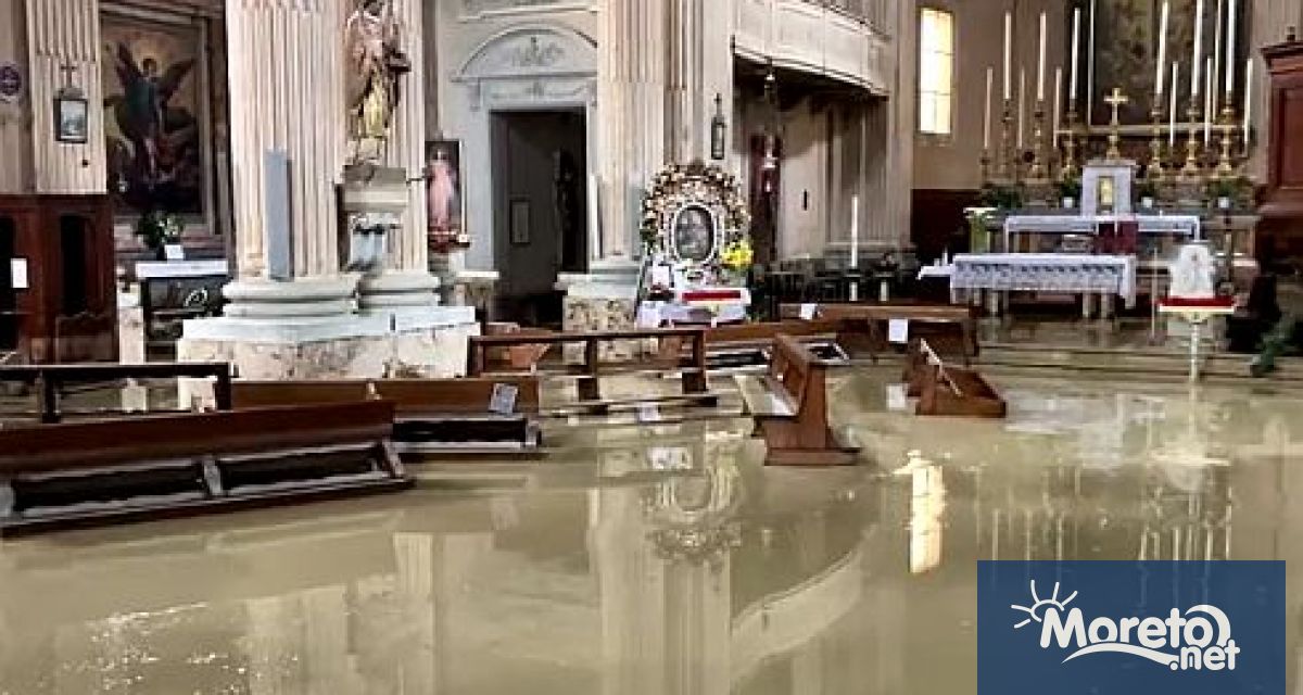 13 души са намерили смъртта си в наводненията в Италия