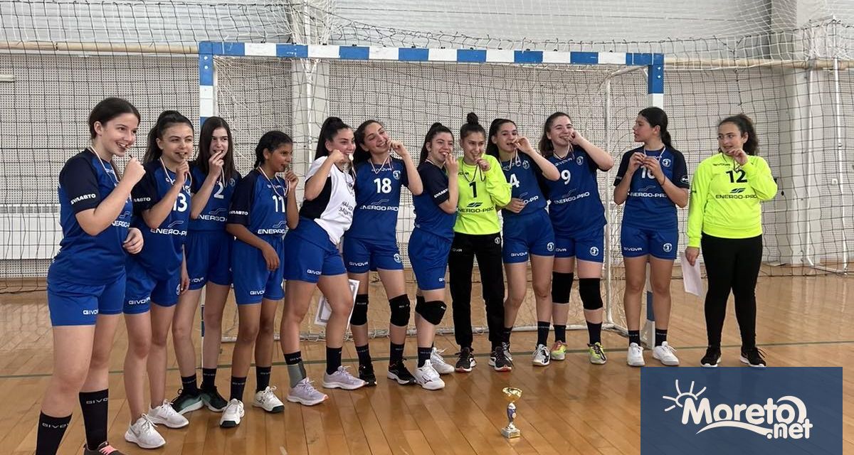 Девойките младша възраст станаха третата формация на хандбалния клуб Хера