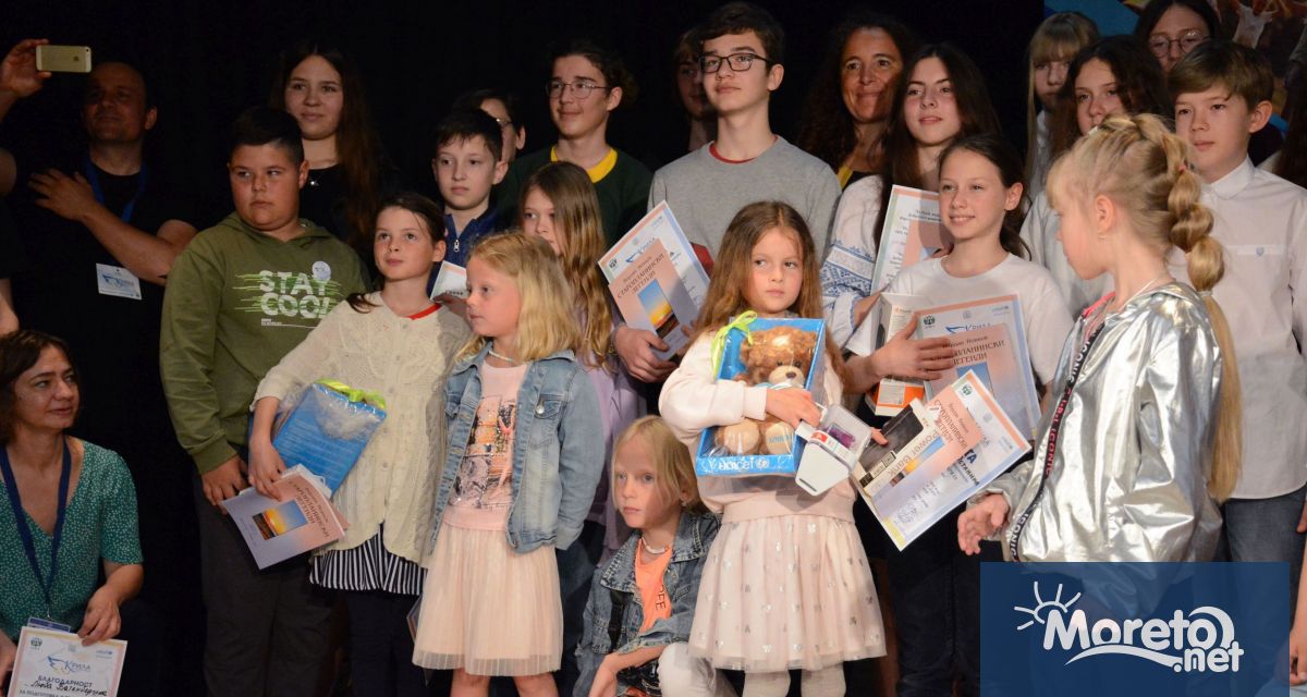 23 украински деца живеещи във Варна получиха грамоти по повод