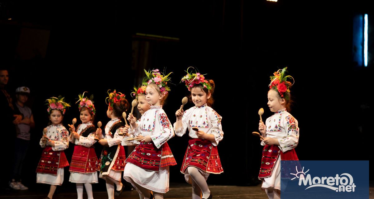 Частната детска градина Мечтатели отбеляза своята 10 годишнина със спектакъла Корабът