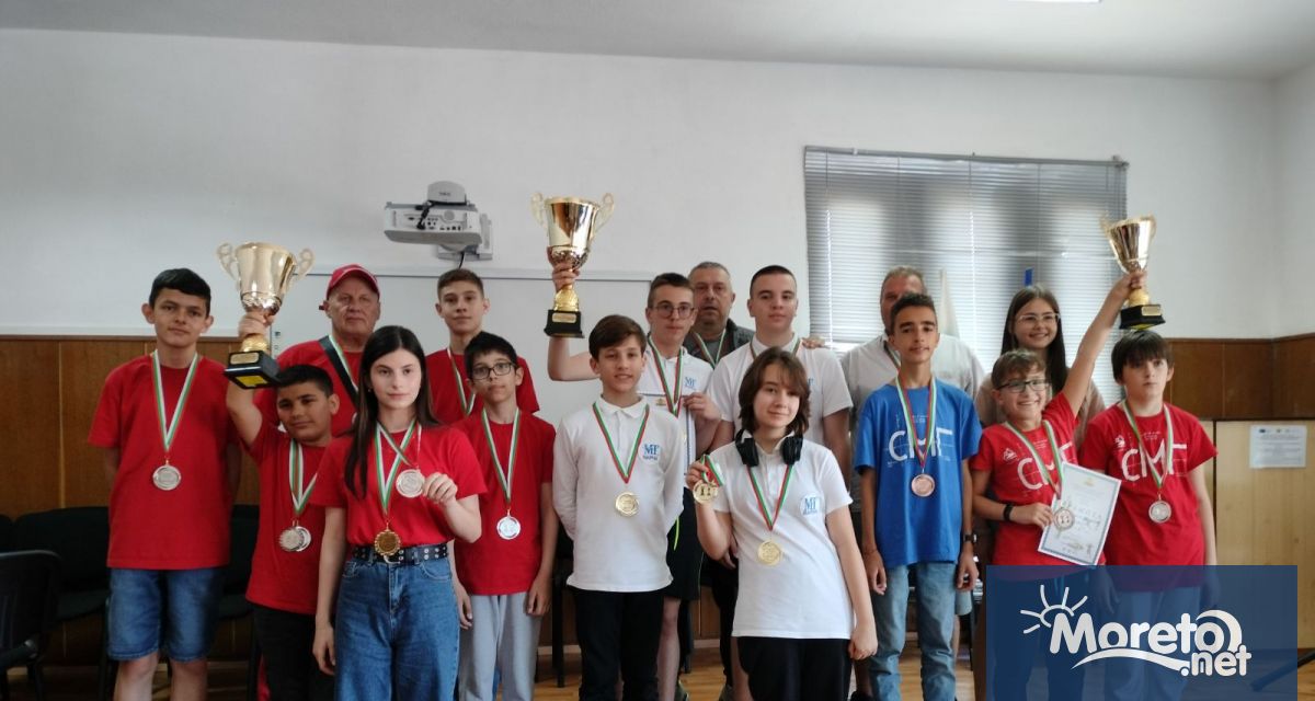 Ученици от Математическата гимназия Д-р Петър Берон“ във Варна станаха