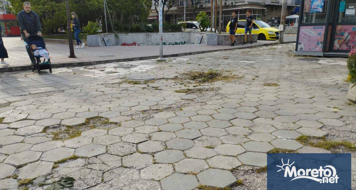 Площадът до жп гара във Варна и прилежащите подлези ще