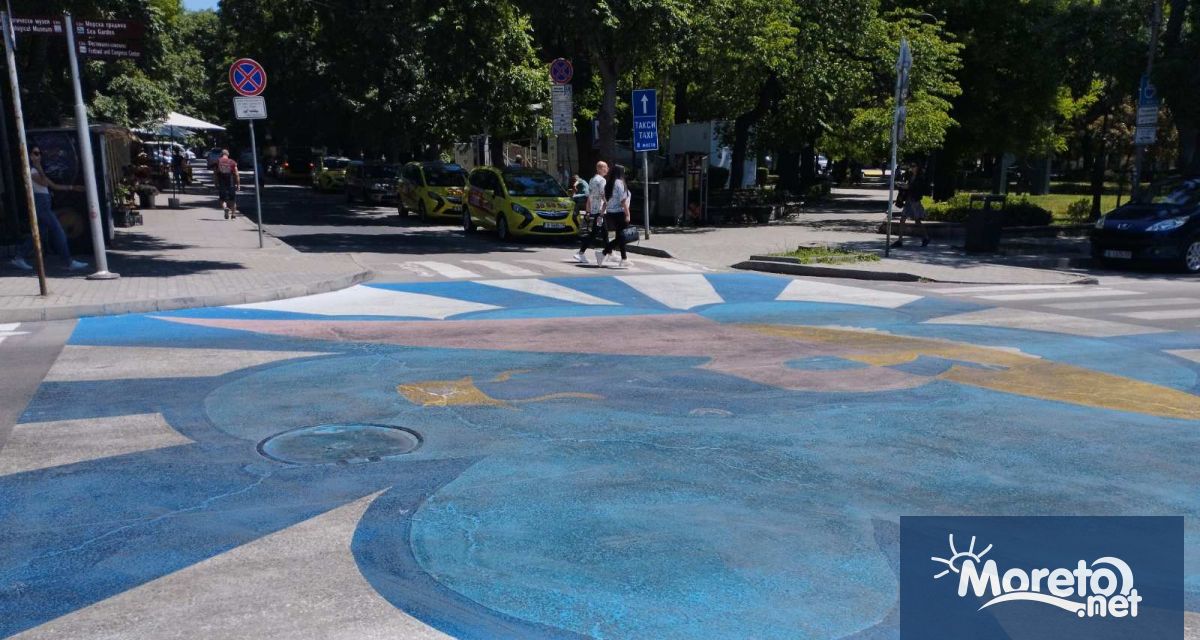 Рисунките върху асфалт край Севастопол които са разположени върху пътните