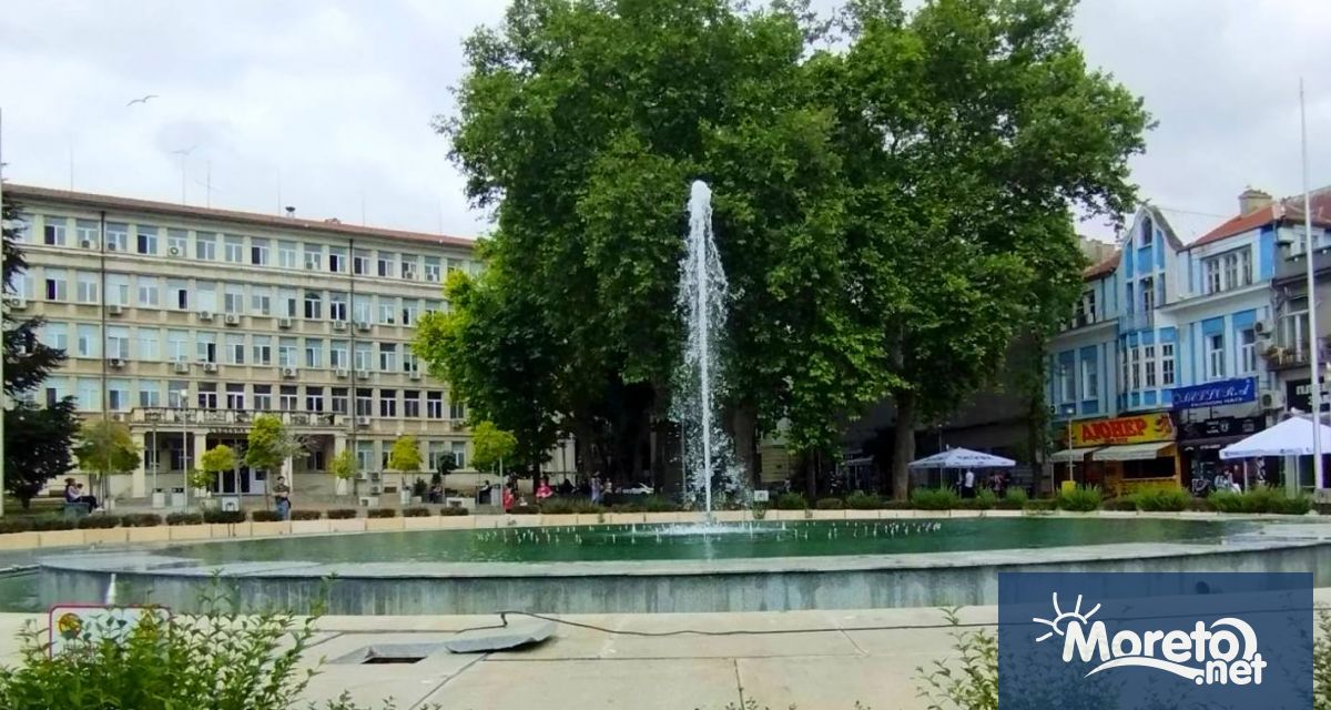 Ремонтът на шадравана на Независимост вече е приключен Тече тестване