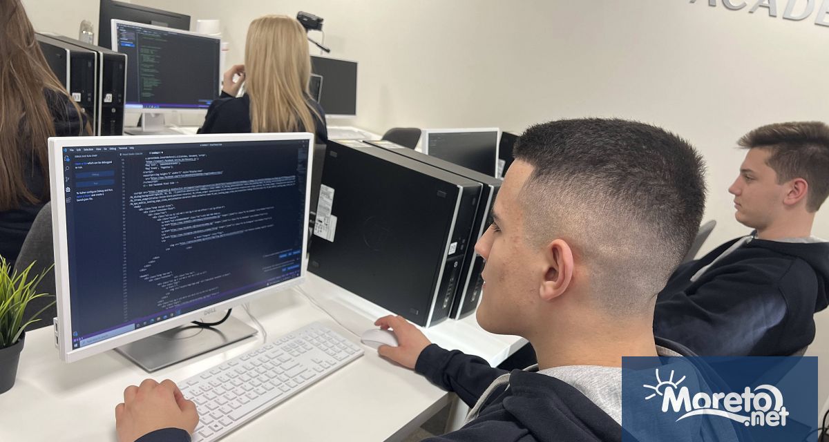 Последният звънец в края на учебната година бележи настъпването на