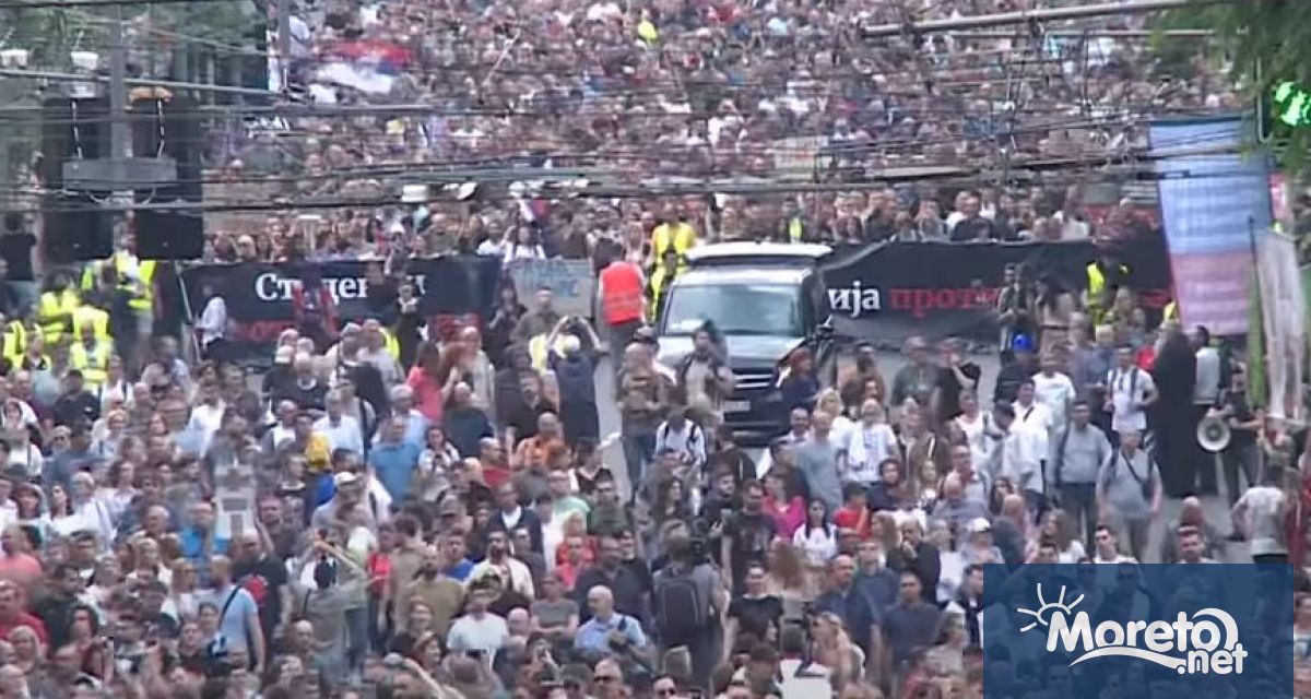 Десетки хиляди хора участваха в събота в протестни шествия срещу