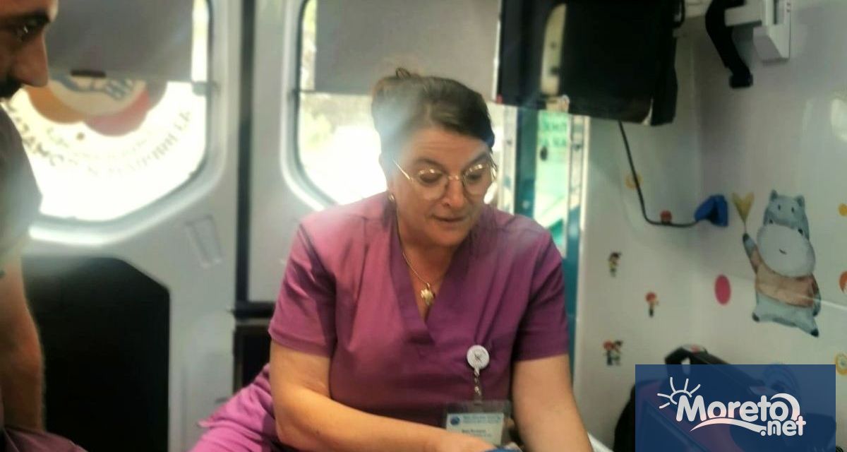 Новородено бебе на два дни беше транспортирано с детската линейка