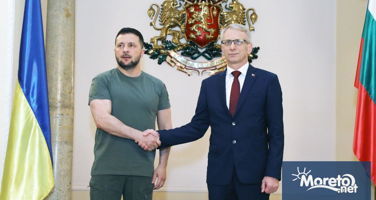 При вчерашната си визита в България Володимир Зеленски е предал