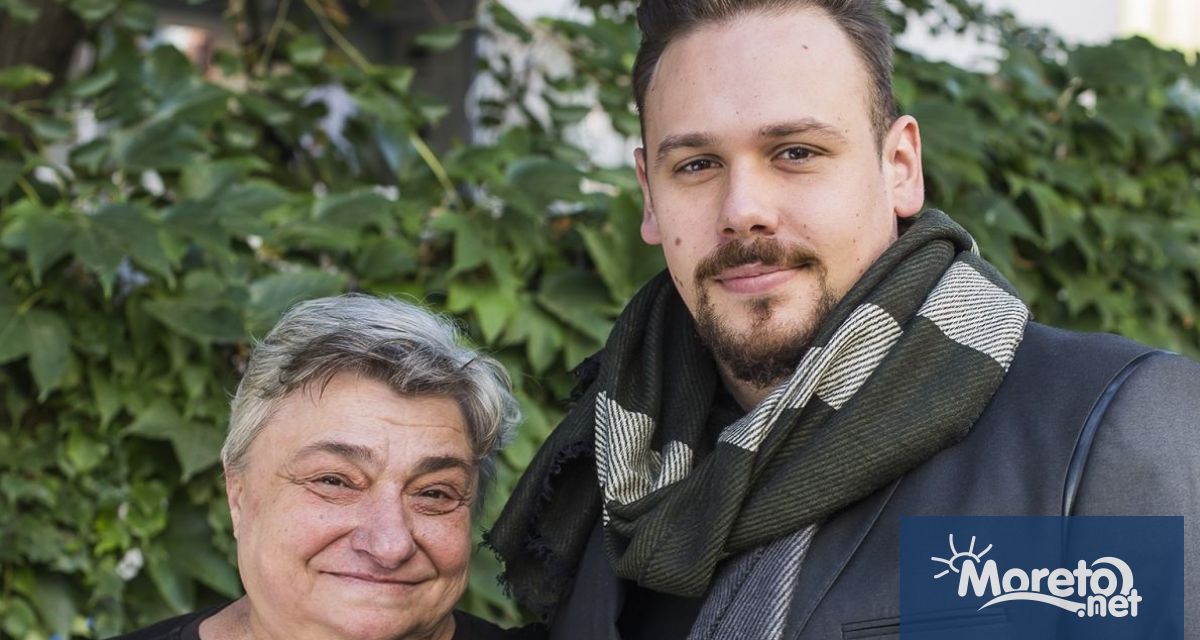 Паметта на диригентката Теодора Сотирова основател на вокален ансамбъл Звездни