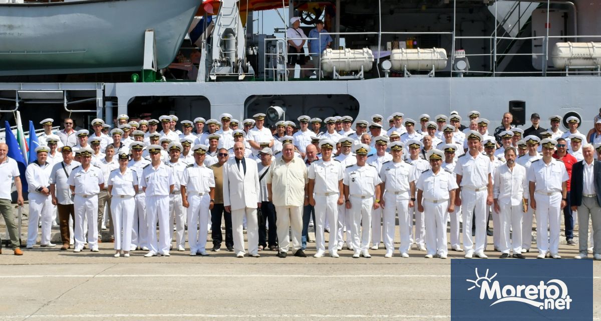 Във Военноморска база Варна тържествено беше отбелязана 72 та годишнина от