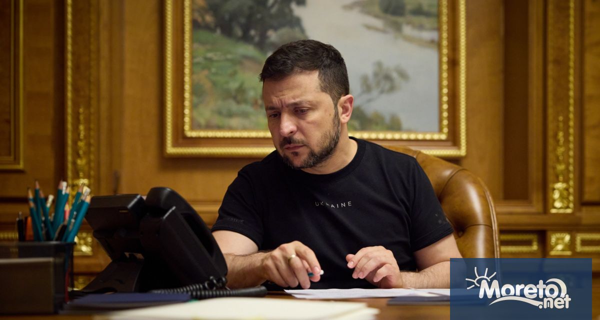 Украинският президент Володимир Зеленски обяви че ще смени министъра на