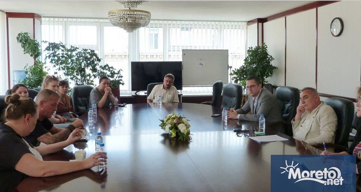 Министър Кръстю Кръстев покани на среща и разговаря днес в