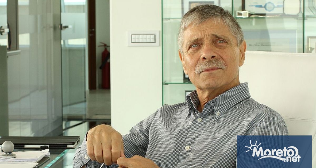 Г н Бонин е роден през 1949 г в гр Пловдив