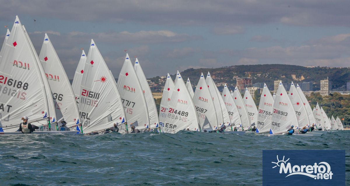 Състезанието е от петък до неделя във водите на Варненското