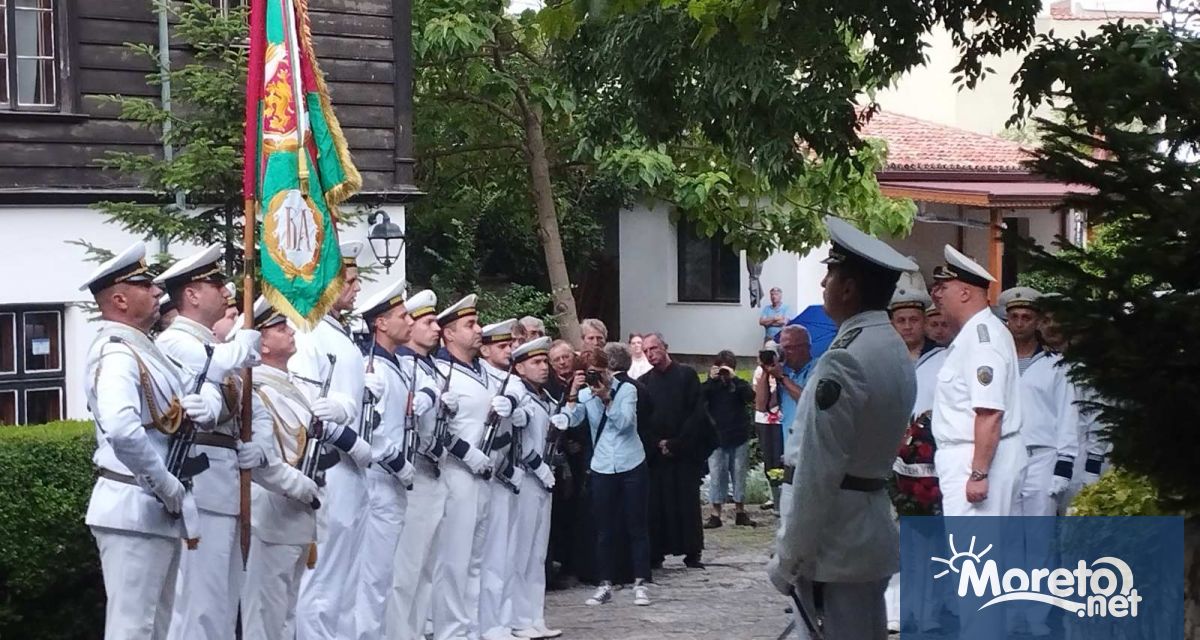 С благодарствен молебен и полагане на венци бе отбелязана 145 тата