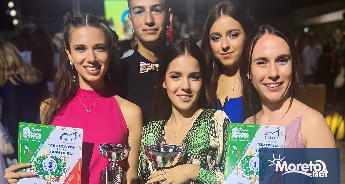 Голям успех записаха изпълнителите от вокален ансамбъл Звездни струни при