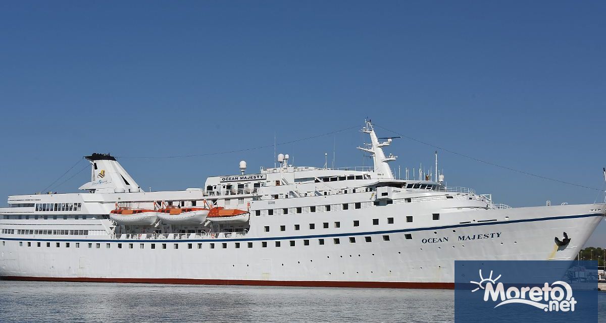 Нидерландия все по често използва вече стари круизни кораби за настаняване