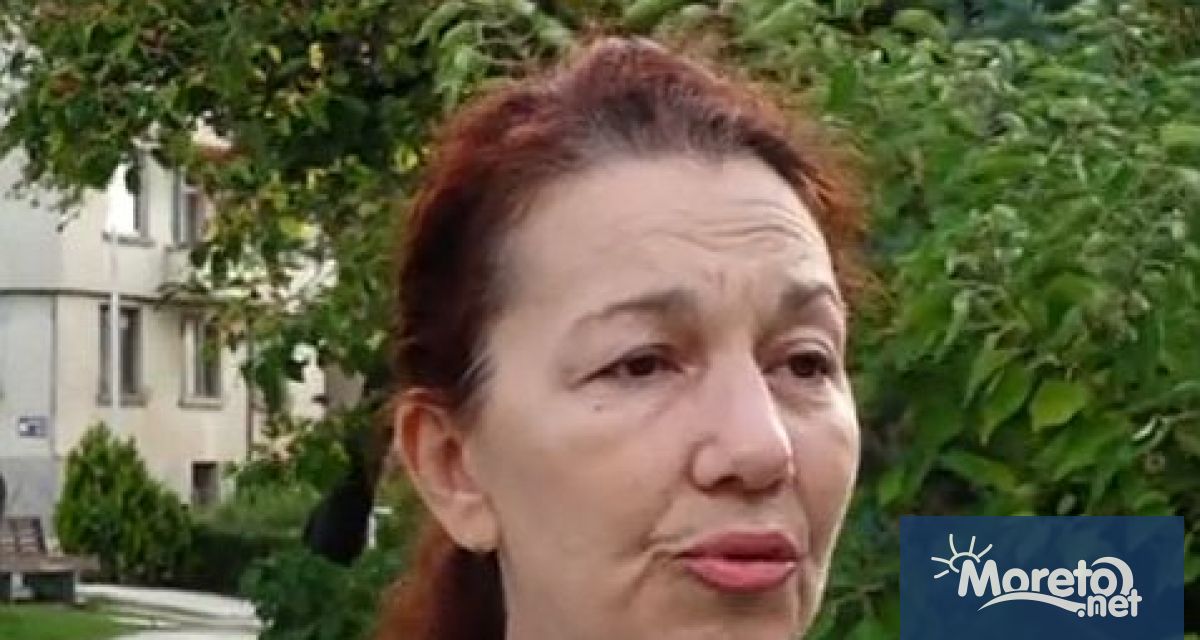 Жена е обвинена че е изхвърлила от купето на колата