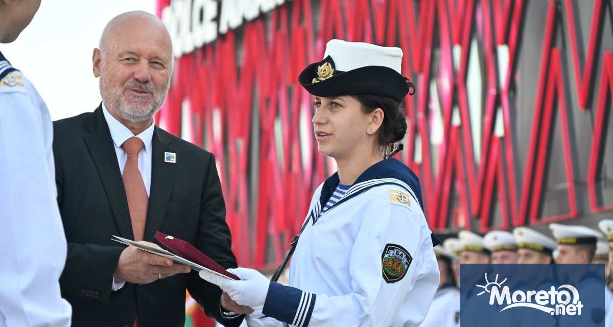 20 випускници на Висшето военноморско училище ВВМУ Никола Йонков Вапцаров