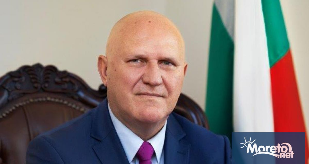 В 12 часа в Министерството на образованието и науката ресорният