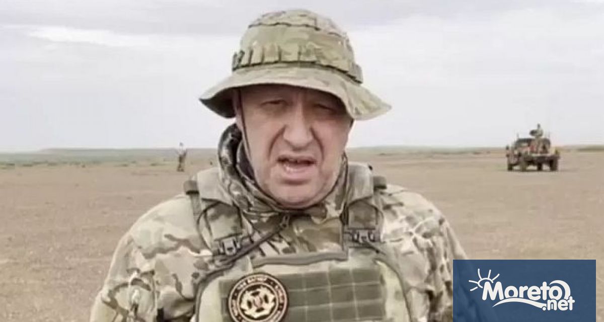 Вчера по обяд на частна церемония на гробище в Санкт