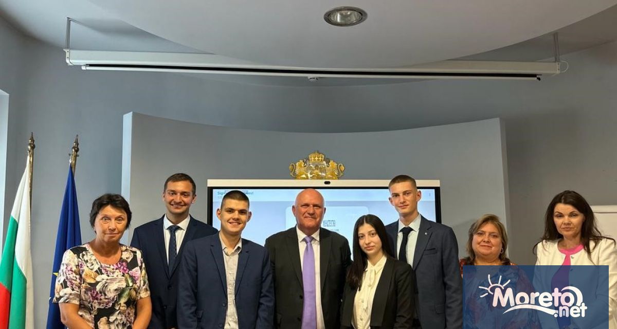 Министерството на образованието и науката и Националният ученически парламент ще